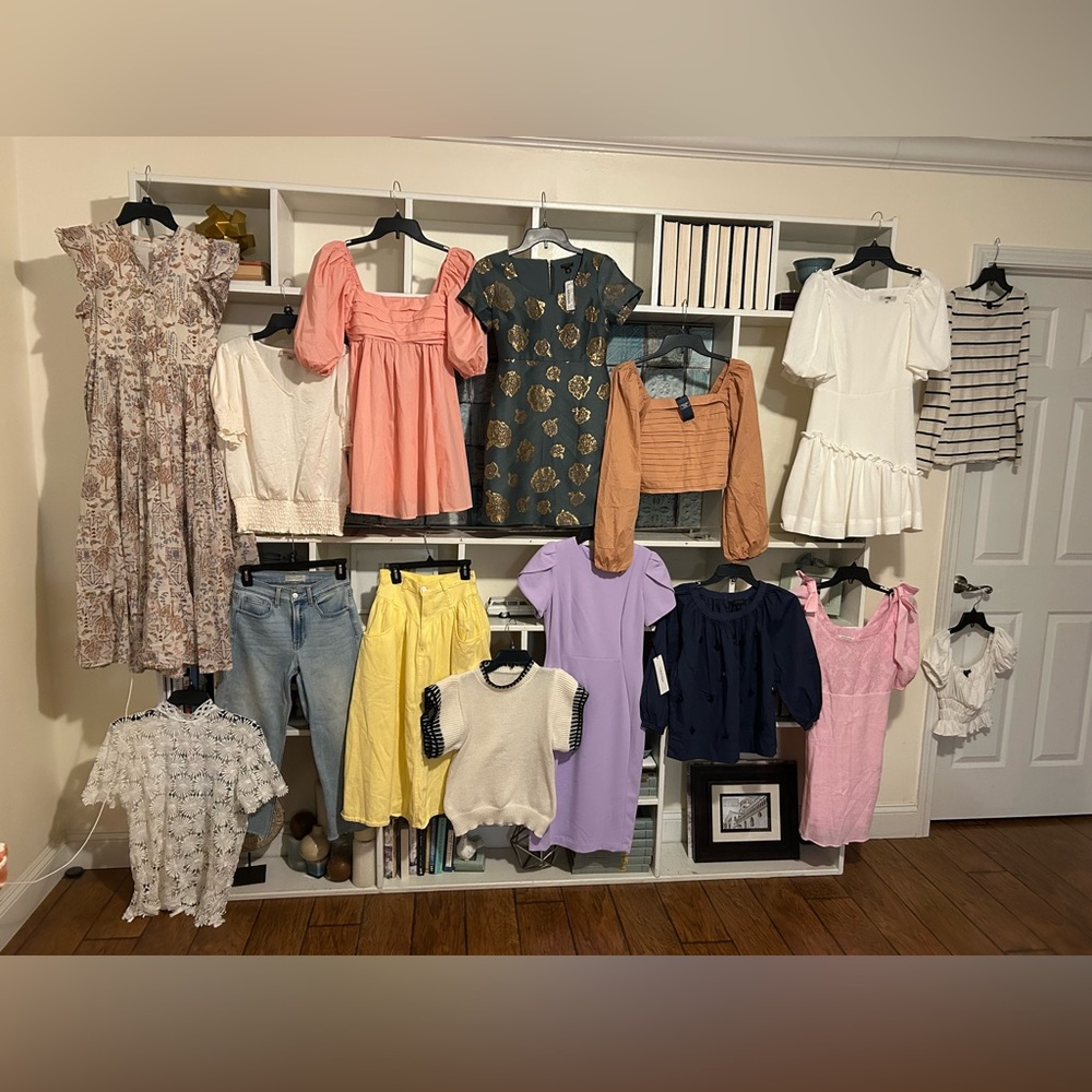 HUGE CLOTHING BUNDLE  Lot # 7